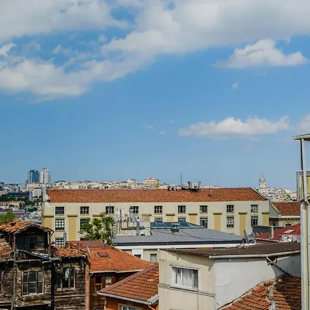 Vila Detached Triplex With Garden Terrace *