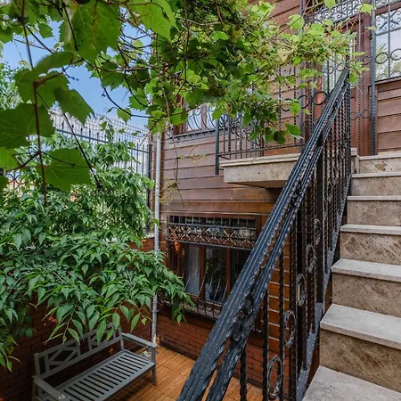 Detached Triplex With Garden Terrace