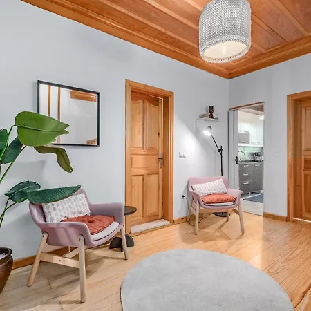 Villa Detached Triplex With Garden Terrace