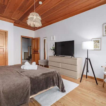 Detached Triplex With Garden Terrace וילה